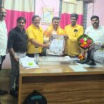 डॉ.रवींद्र खंदारे यांचे स्वागत; राष्ट्रीय ओबीसी बहुजन शिक्षक संघाकडून दिनदर्शिका भेट