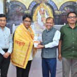 भक्त आणि साईबाबा यांच्यातील साईबाबा संस्थान हे दुवा–यदु जोशी