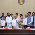 मुख्यमंत्री देवेंद्र फडणवीस यांच्या हस्ते एसटीच्या NCMC स्मार्ट कार्डचे लोकार्पण