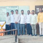 ज्ञान प्रसार विद्यालयात शिक्षण महर्षी ज्ञानदेव मोहेकर गुरुजींना अभिवादन